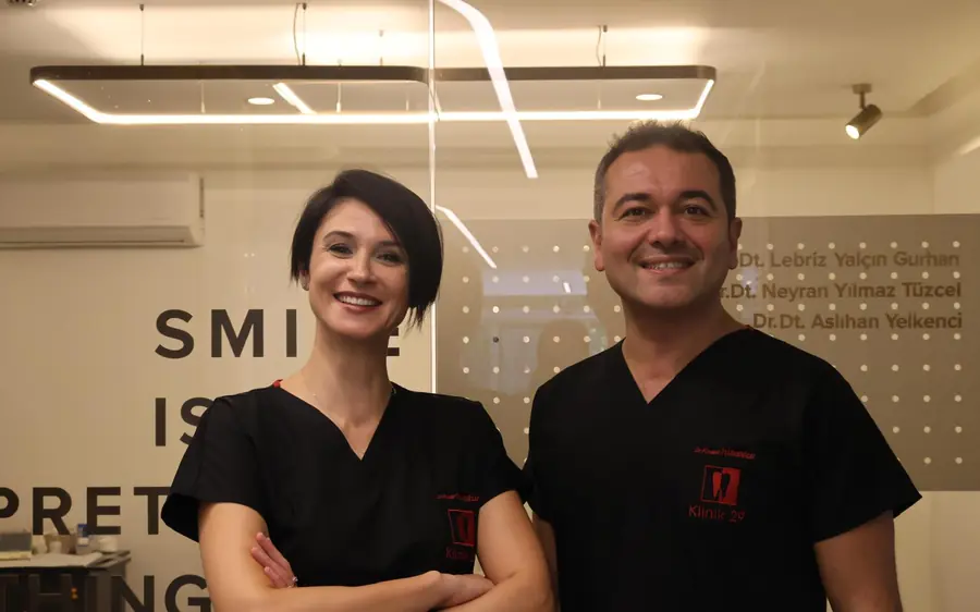 Dr. Dt. Pınar Demir Türkoğlu ve Dr. Dt. Kıvanç Türkoğlu, Klinik 29'da